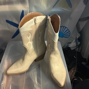 Stylish Cream Western Boots